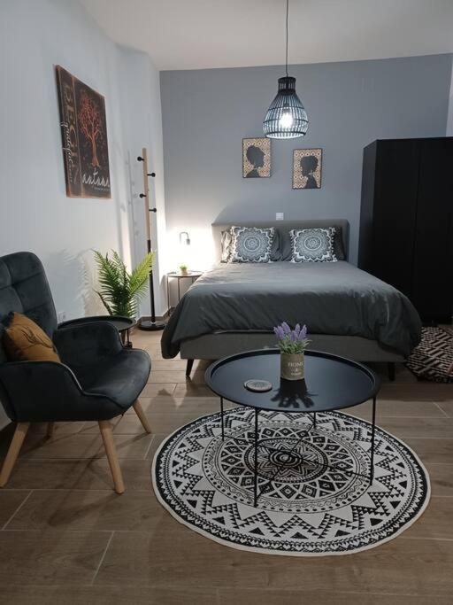 Petite Suite With Backyard. Mytilene Bagian luar foto