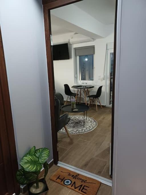 Petite Suite With Backyard. Mytilene Bagian luar foto