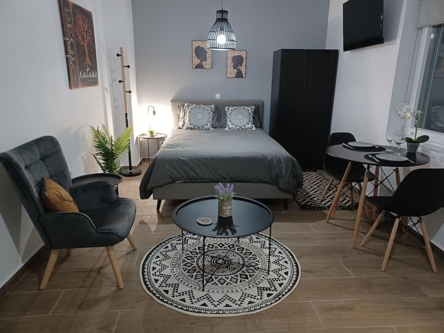 Petite Suite With Backyard. Mytilene Bagian luar foto